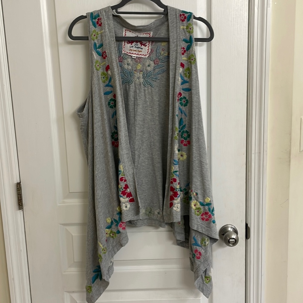 JW Los Angeles joy love light size M vest